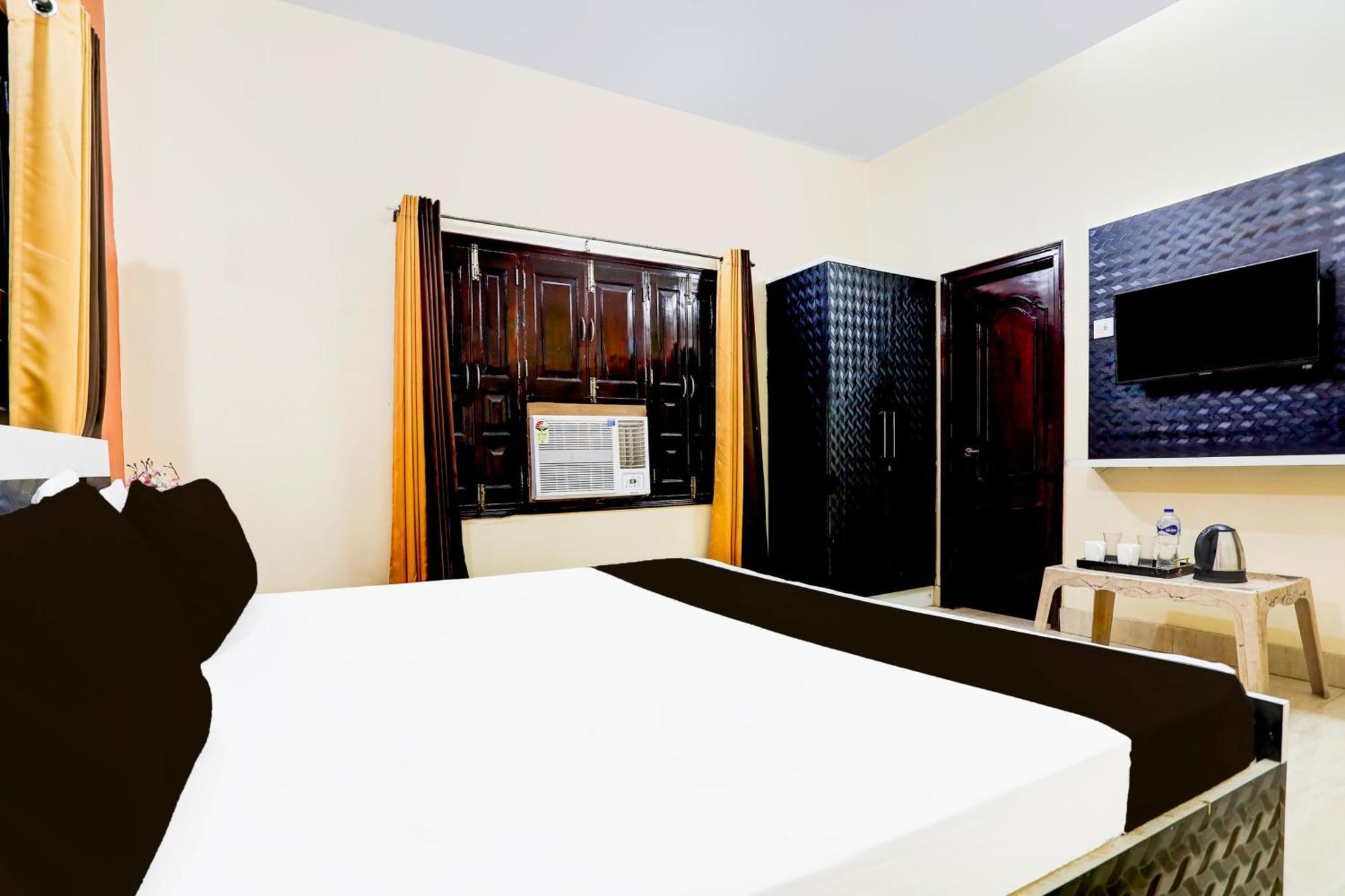 Hotel O R B Palace Varanasi Ngoại thất bức ảnh