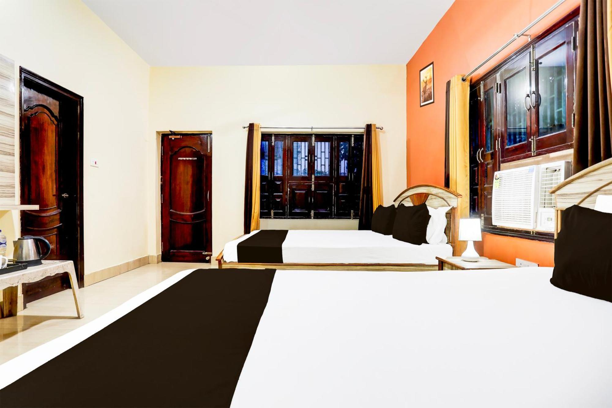 Hotel O R B Palace Varanasi Ngoại thất bức ảnh