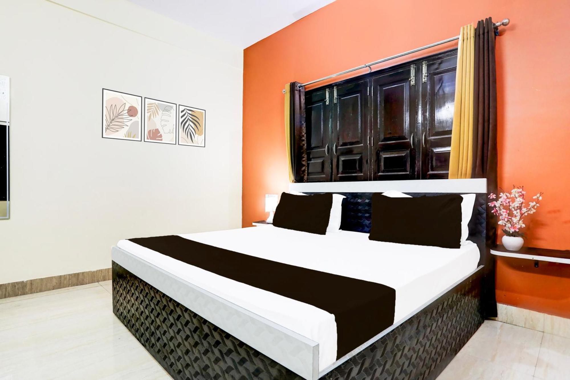 Hotel O R B Palace Varanasi Ngoại thất bức ảnh