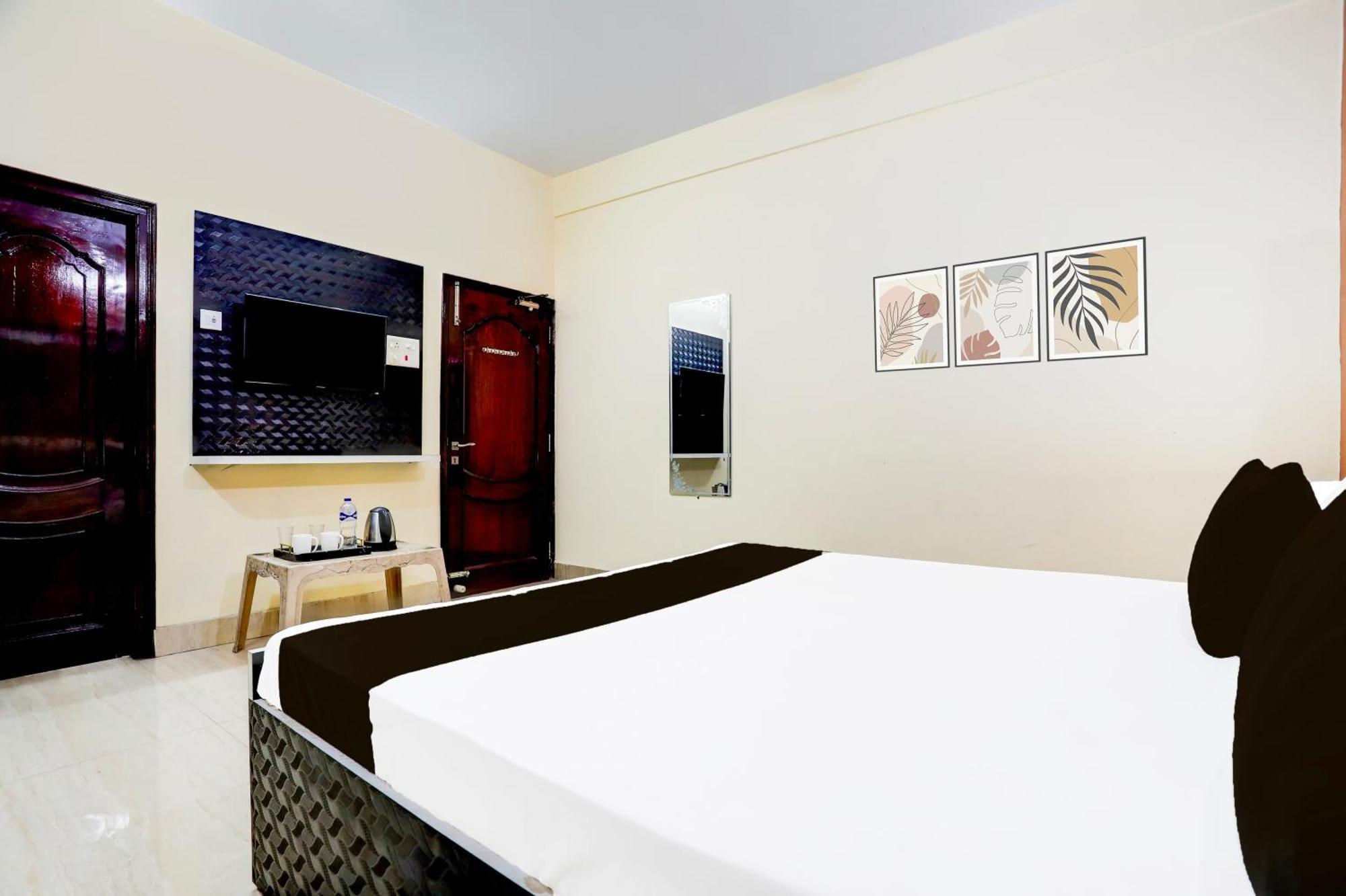Hotel O R B Palace Varanasi Ngoại thất bức ảnh