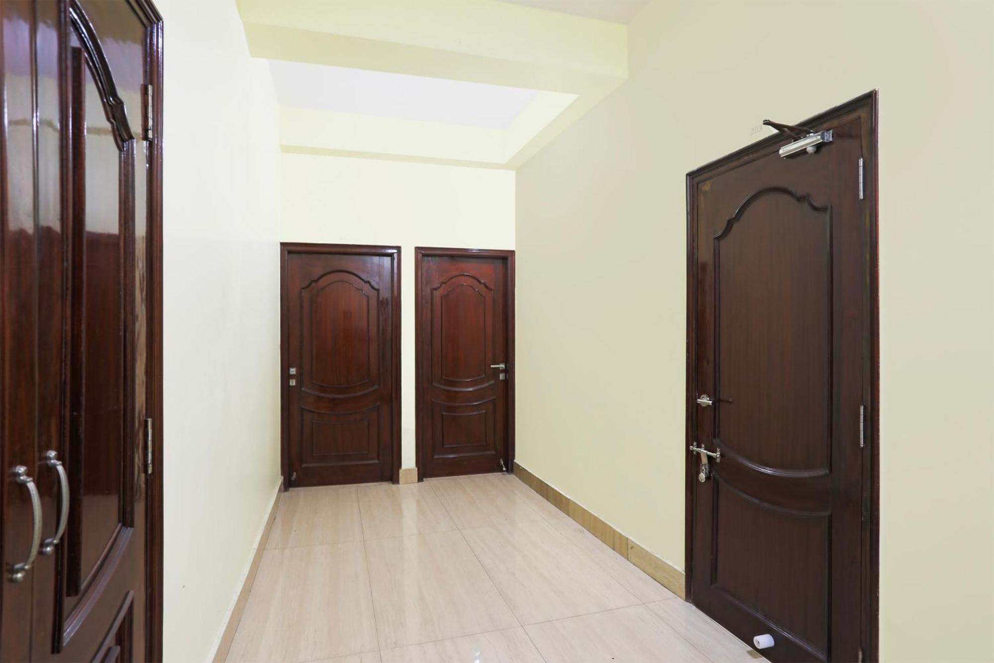 Hotel O R B Palace Varanasi Ngoại thất bức ảnh
