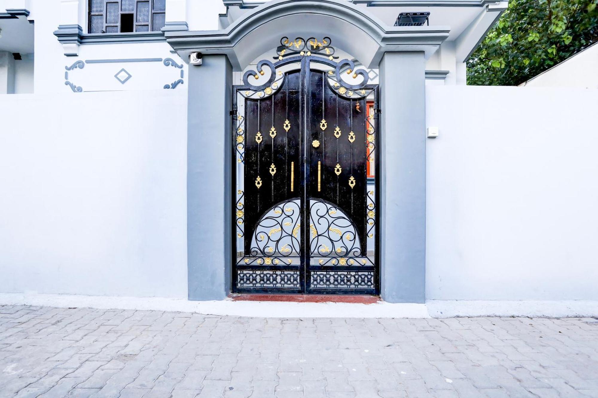 Hotel O R B Palace Varanasi Ngoại thất bức ảnh