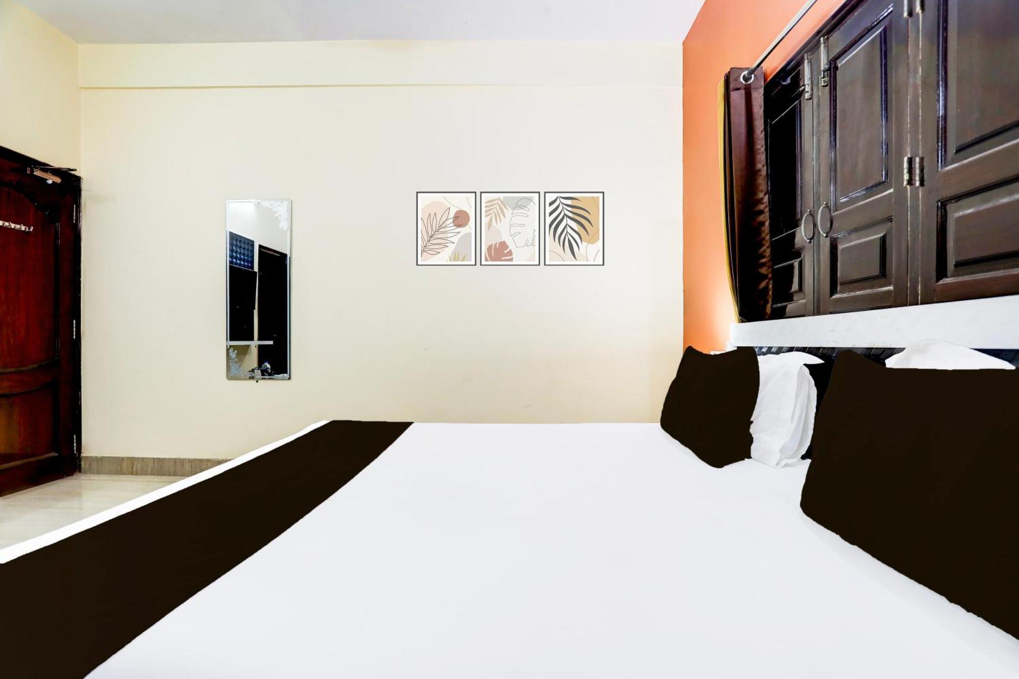 Hotel O R B Palace Varanasi Ngoại thất bức ảnh